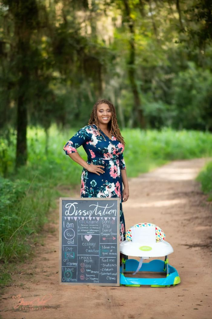 This Doctor Goes Viral After Having A Newborn Photoshoot With Her 6 Y.O. Result - A Dissertation