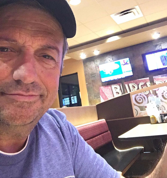 Once A Week This Dad And His Three Sons Used To Visit DQ As A Tradition, But Now He's There Alone Once A Week This Dad And His Three Sons Used To Visit DQ As A Tradition, But Now He's There Alone