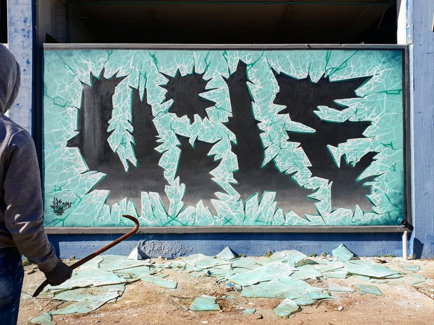 Graffiti-Artist-Transparent-Wall-Art-Vile