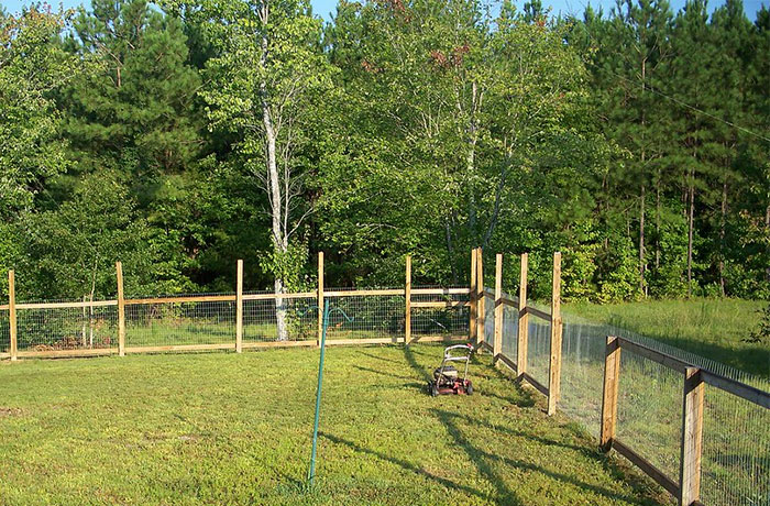 Man Warns Neighbor That Illegally Extended Land Is A Bad Idea, Gets Ignored, Later Watches As Authorities Tear His Yard Down Man Warns Neighbor That Illegally Extended Land Is A Bad Idea, Gets Ignored, Later Watches As Authorities Tear His Yard Down