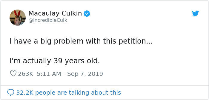 People Petition For Macaulay Culkin To Play Kevin In New &lsquo;Home Alone,&rsquo; He Responds With 2 Funny Tweets