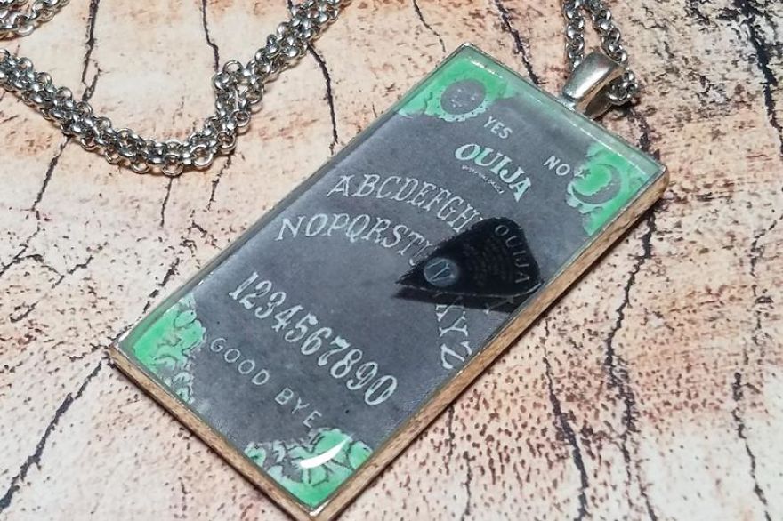 Artist In The Ozarks Turns Old Watch Parts Into Halloween Jewelry Artist In The Ozarks Turns Old Watch Parts Into Halloween Jewelry