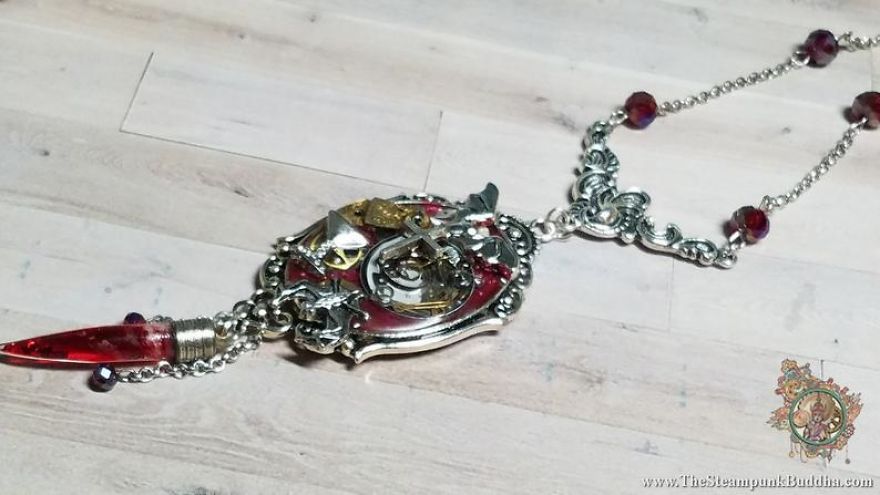 Artist In The Ozarks Turns Old Watch Parts Into Halloween Jewelry Artist In The Ozarks Turns Old Watch Parts Into Halloween Jewelry