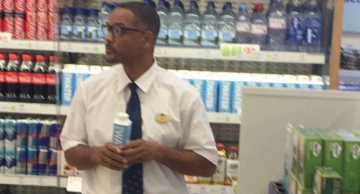 Hater Gets Quickly Shut Down After Attacking Will Smith For Promoting His Son's Bottled Water Hater Gets Quickly Shut Down After Attacking Will Smith For Promoting His Son's Bottled Water