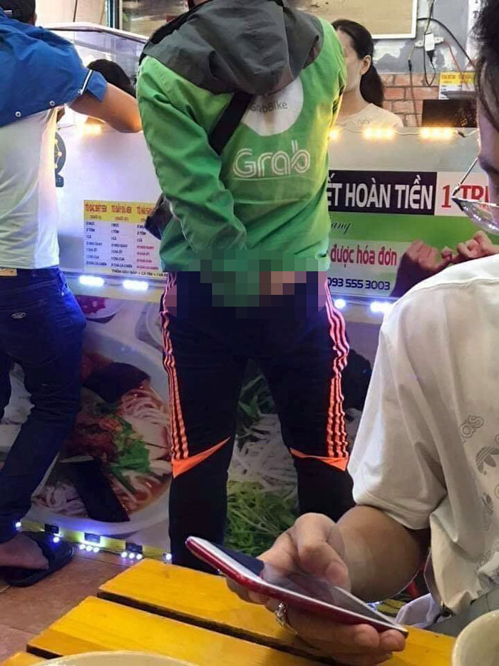 When You're Feeling Lazy And Want To Use An App Like Ubereats Instead Of Picking Up Your Own Takeaways, Remember This Photo