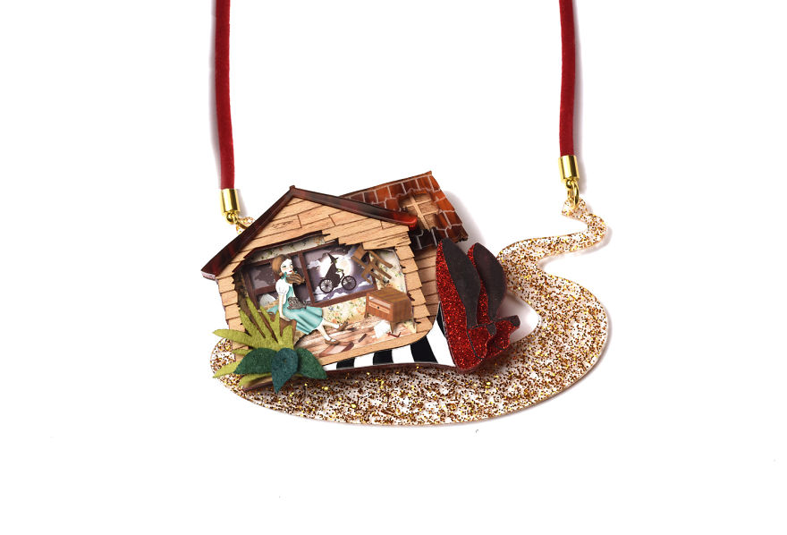 We Create Jewelry With Scenes From Movies Inside We Create Jewelry With Scenes From Movies Inside