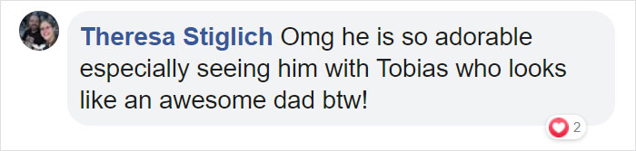 Dad Lion Crouches Down To Meet His Baby Cub For The First Time In This Adorable Video Dad Lion Crouches Down To Meet His Baby Cub For The First Time In This Adorable Video