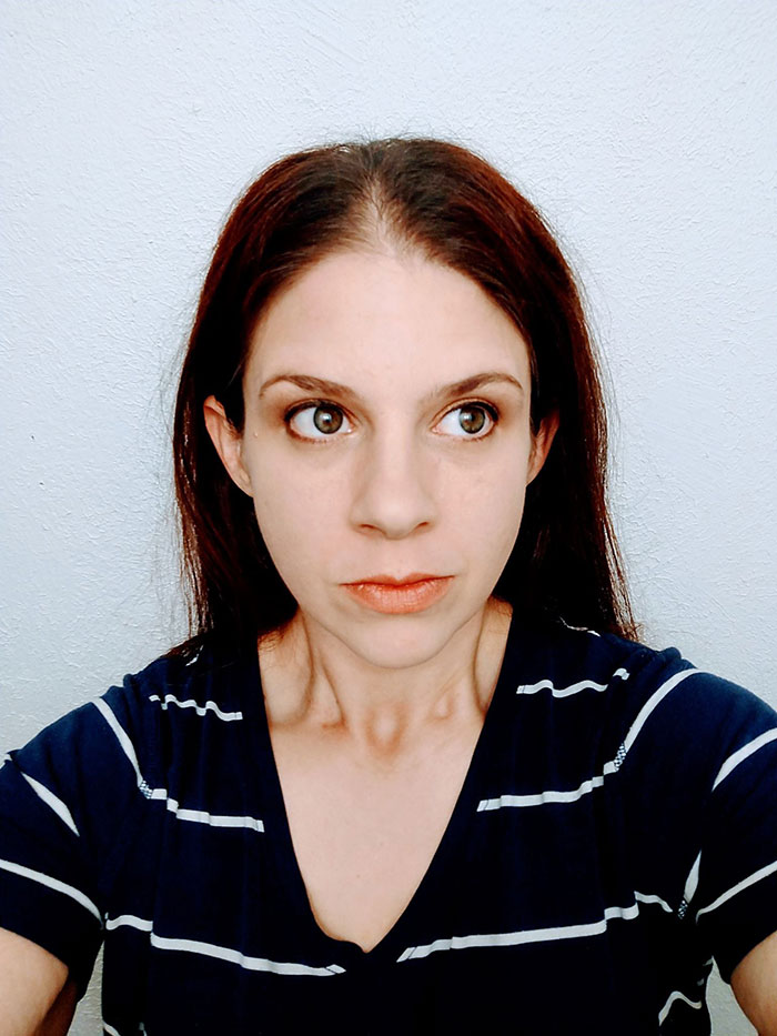 Maid Of Honor Crashes Her Sister's Wedding Dressed Up As A T-Rex Maid Of Honor Crashes Her Sister's Wedding Dressed Up As A T-Rex