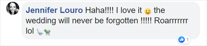 Maid Of Honor Crashes Her Sister's Wedding Dressed Up As A T-Rex Maid Of Honor Crashes Her Sister's Wedding Dressed Up As A T-Rex