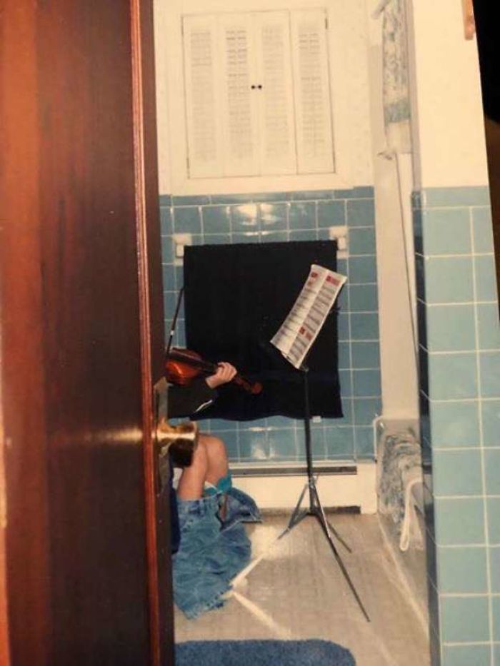 Toilets-With-Threatening-Auras