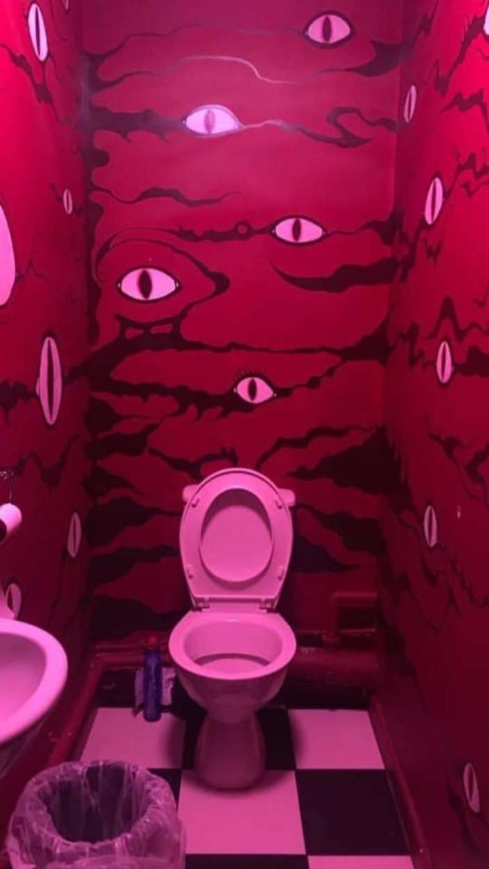 Toilets-With-Threatening-Auras