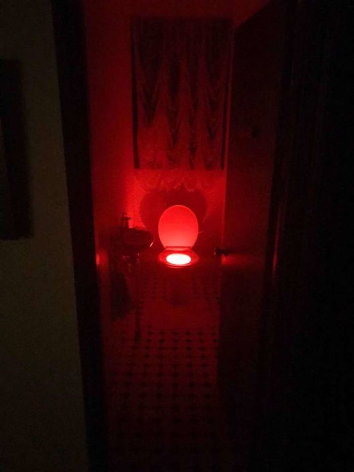 Toilets-With-Threatening-Auras