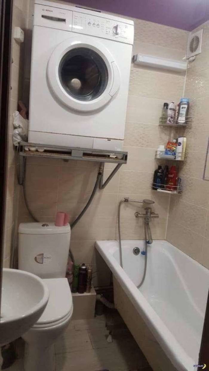 Toilets-With-Threatening-Auras