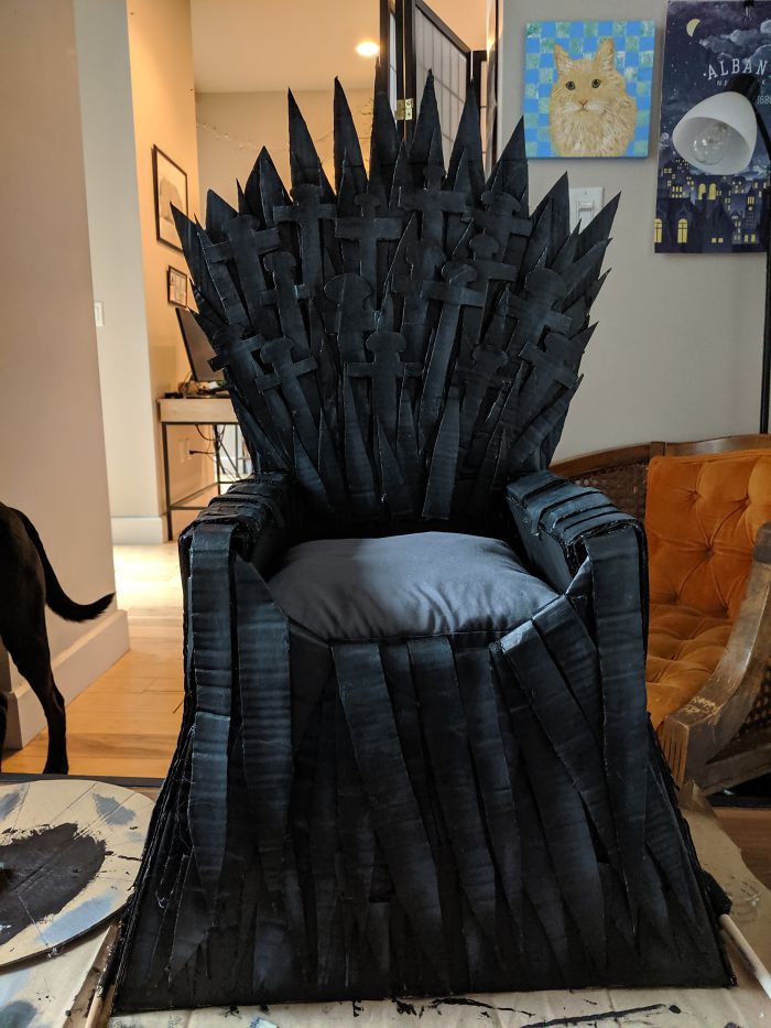 Arthur The Cat Just Got His Own Iron Throne And It's A Better Ending Than The Season 8 Finale Arthur The Cat Just Got His Own Iron Throne And It's A Better Ending Than The Season 8 Finale