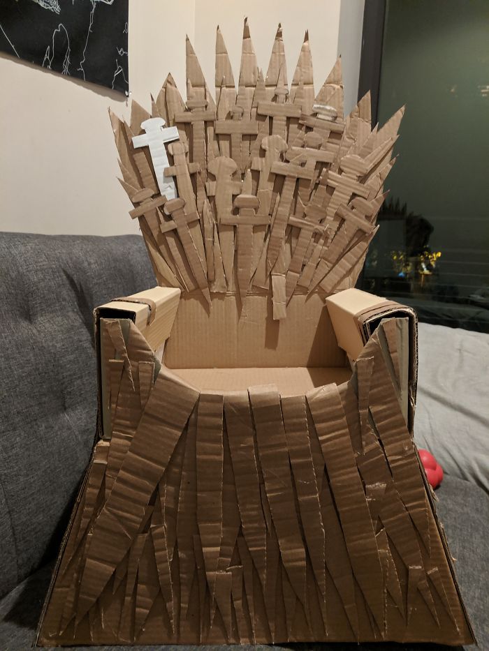 Arthur The Cat Just Got His Own Iron Throne And It's A Better Ending Than The Season 8 Finale Arthur The Cat Just Got His Own Iron Throne And It's A Better Ending Than The Season 8 Finale