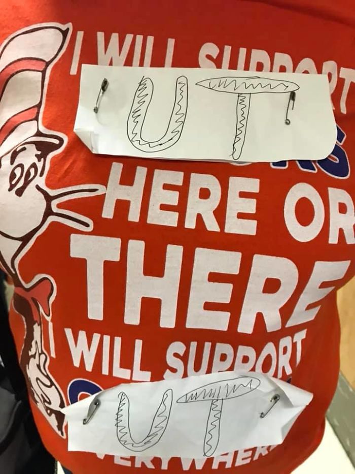 Kid Gets Bullied For His Homemade T-Shirt Design, The University Of Tennessee Responds By Turning It Into Their Official Merch Kid Gets Bullied For His Homemade T-Shirt Design, The University Of Tennessee Responds By Turning It Into Their Official Merch