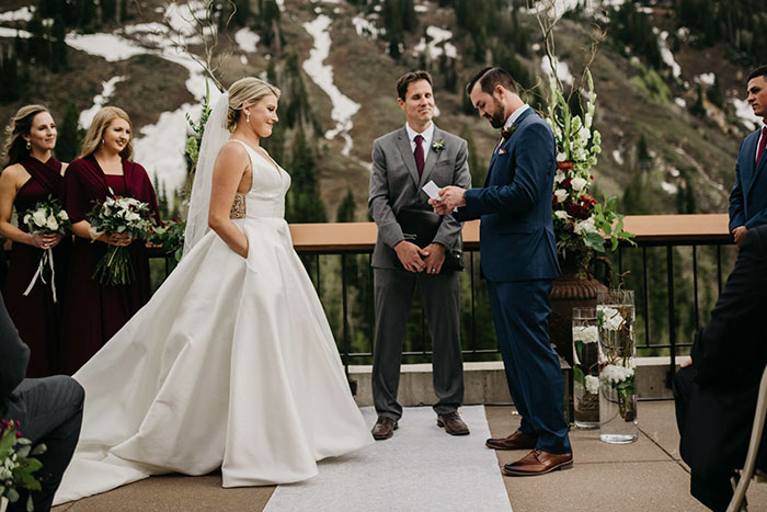 13 Times Brides Couldn't Hold Back Their Happiness Because They Wore Dresses With Pockets