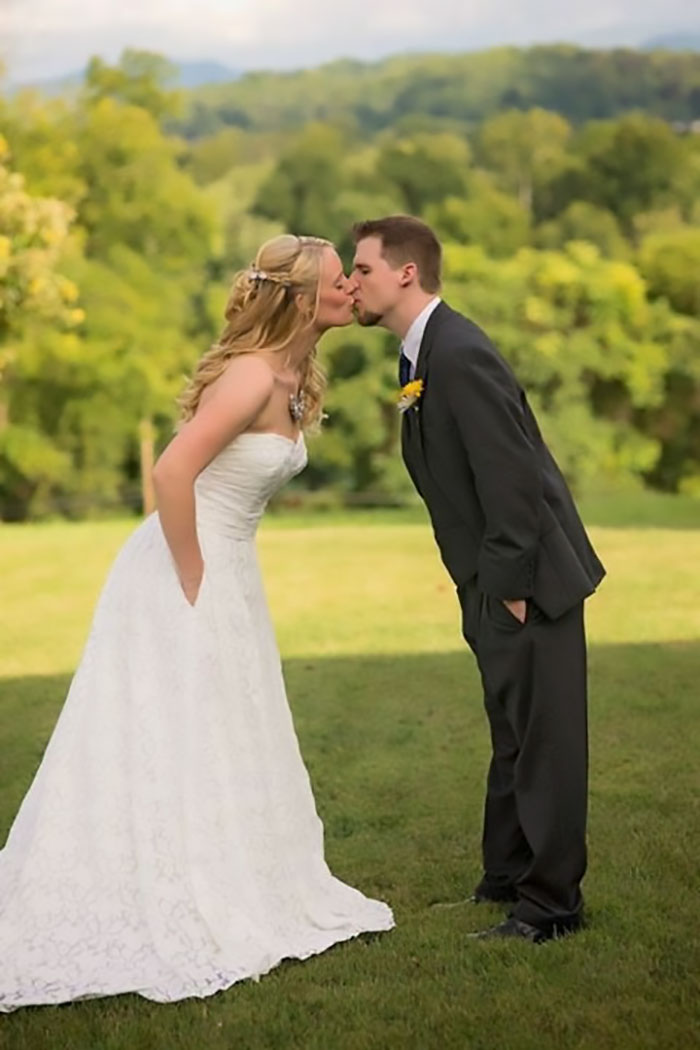 13 Times Brides Couldn't Hold Back Their Happiness Because They Wore Dresses With Pockets