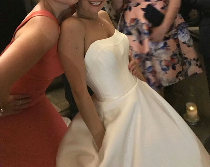 13 Times Brides Couldn't Hold Back Their Happiness Because They Wore Dresses With Pockets