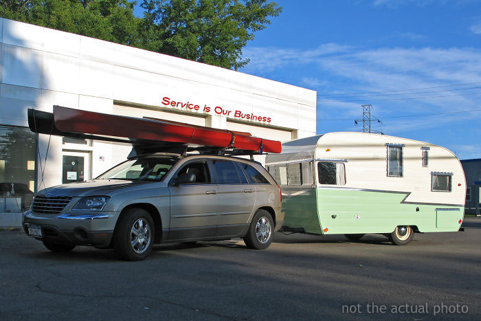 Entitled Woman Parks Her Minivan In Illegal Spot, So This Guy Gives Her A Taste Of Her Own Medicine