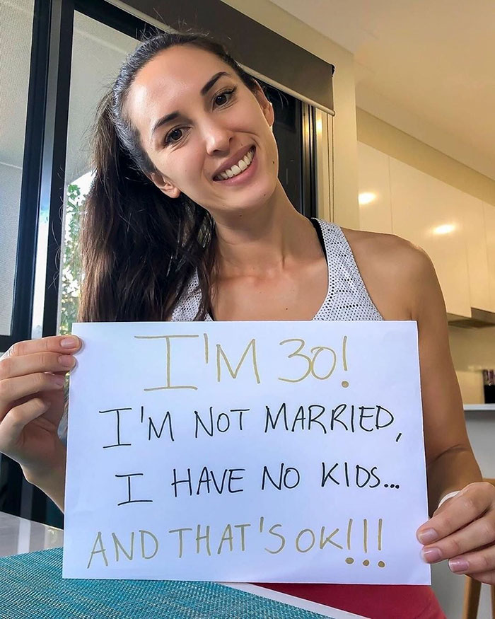 Women-In-Real-Life-Breaking-Unrealistic-Expectations