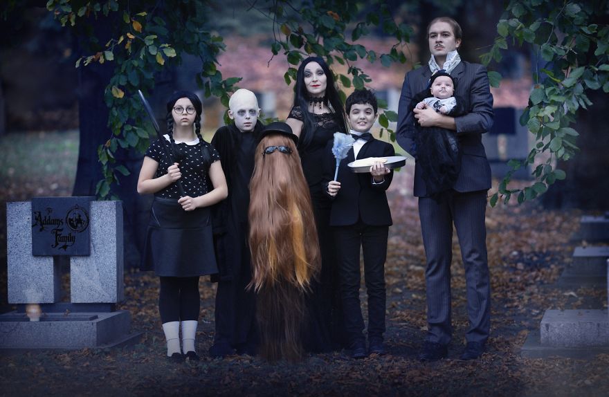 My 20 Pics Of A Family Dressed Up As The Addams Family For Halloween My 20 Pics Of A Family Dressed Up As The Addams Family For Halloween