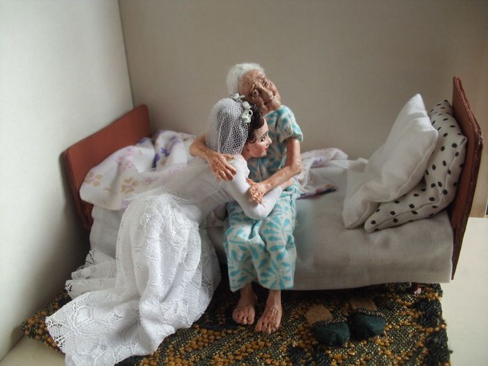 Doll Master From Novosibirsk Creates Realistic Works About Old People Live