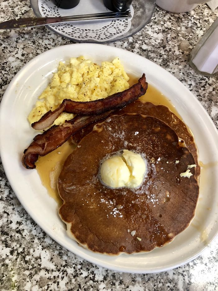 Australian Traveler Went To The US & Documented American Food