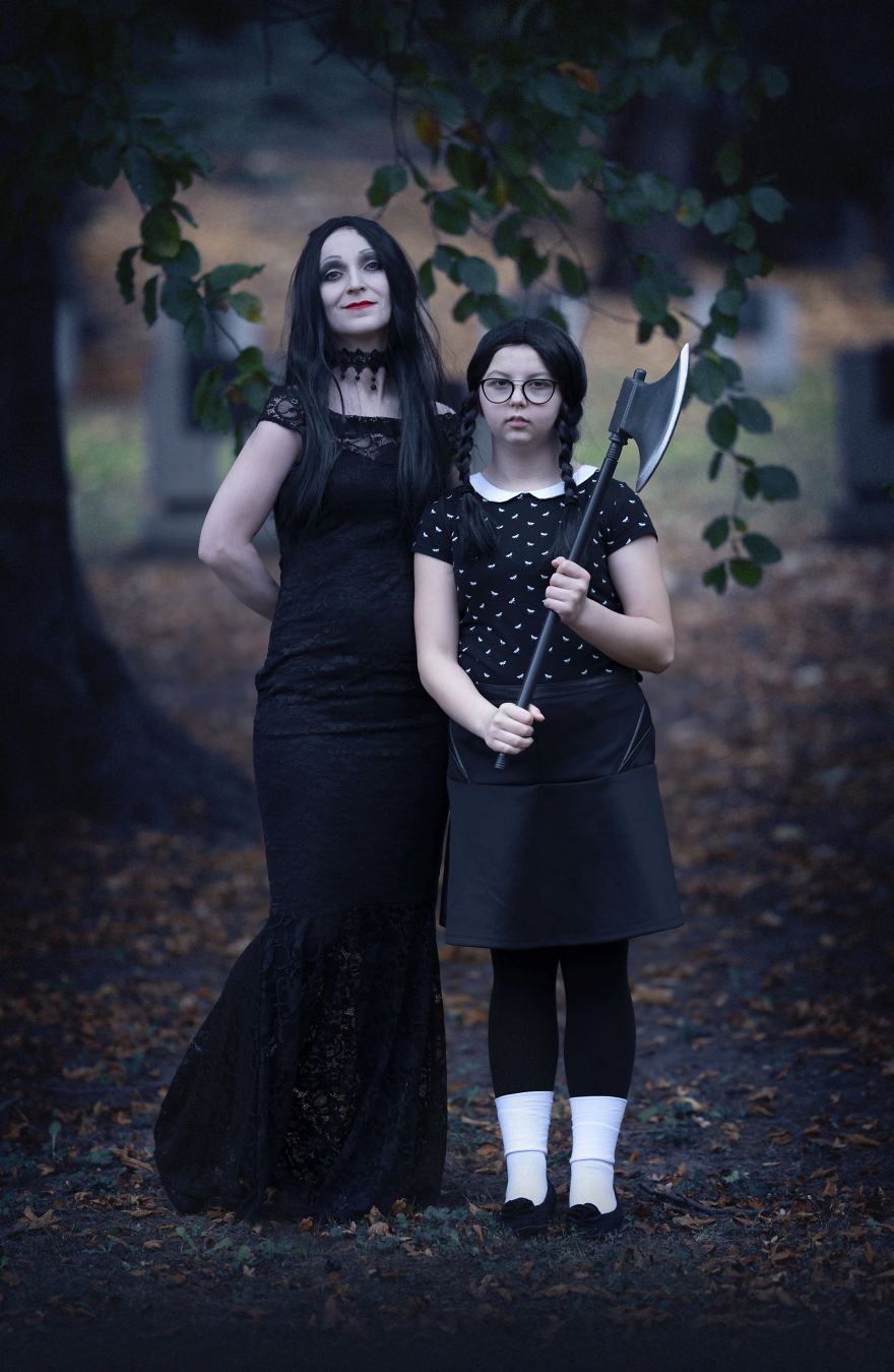My 20 Pics Of A Family Dressed Up As The Addams Family For Halloween My 20 Pics Of A Family Dressed Up As The Addams Family For Halloween
