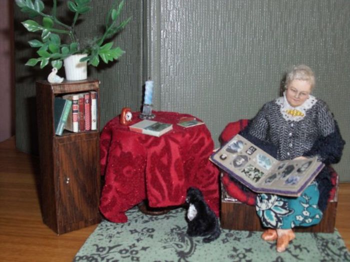 Doll Master From Novosibirsk Creates Realistic Works About Old People Live