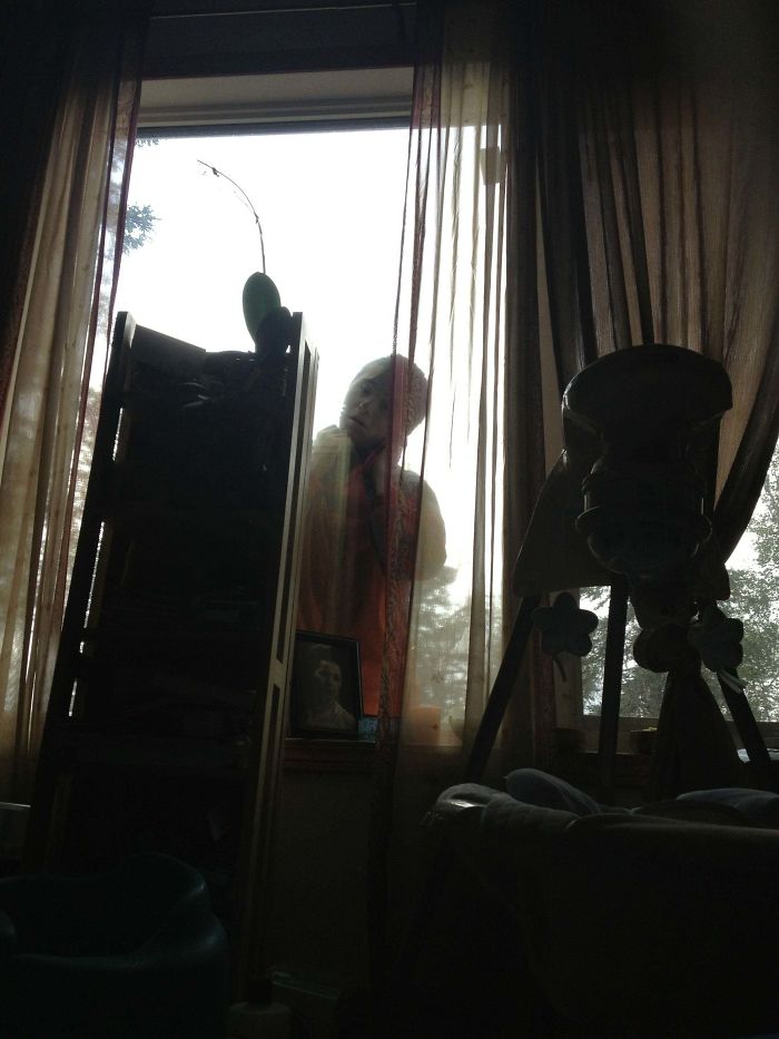 Friend Has A Landlord Whose Son Plays Freely In A Rural Community. This Happens Sometimes And He Sits There For Quite A While Looking In. My Friend Gets A Little Creeped Out. I Thought Nothing Of It Until He Sent This Picture