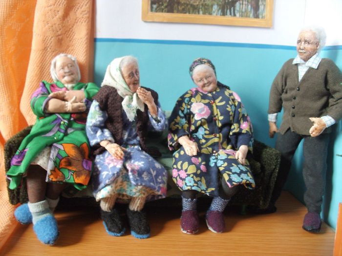 Doll Master From Novosibirsk Creates Realistic Works About Old People Live