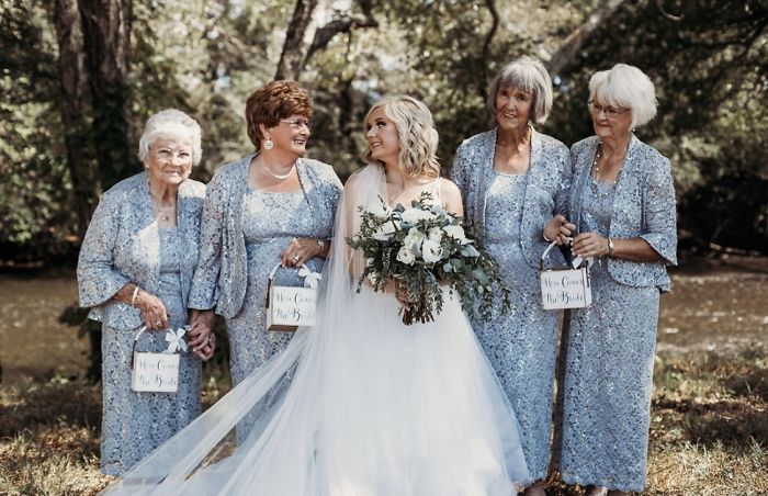 Bride Opts To Have Her 4 Grandmas As Flower Girls And They Totally Crush It Bride Opts To Have Her 4 Grandmas As Flower Girls And They Totally Crush It