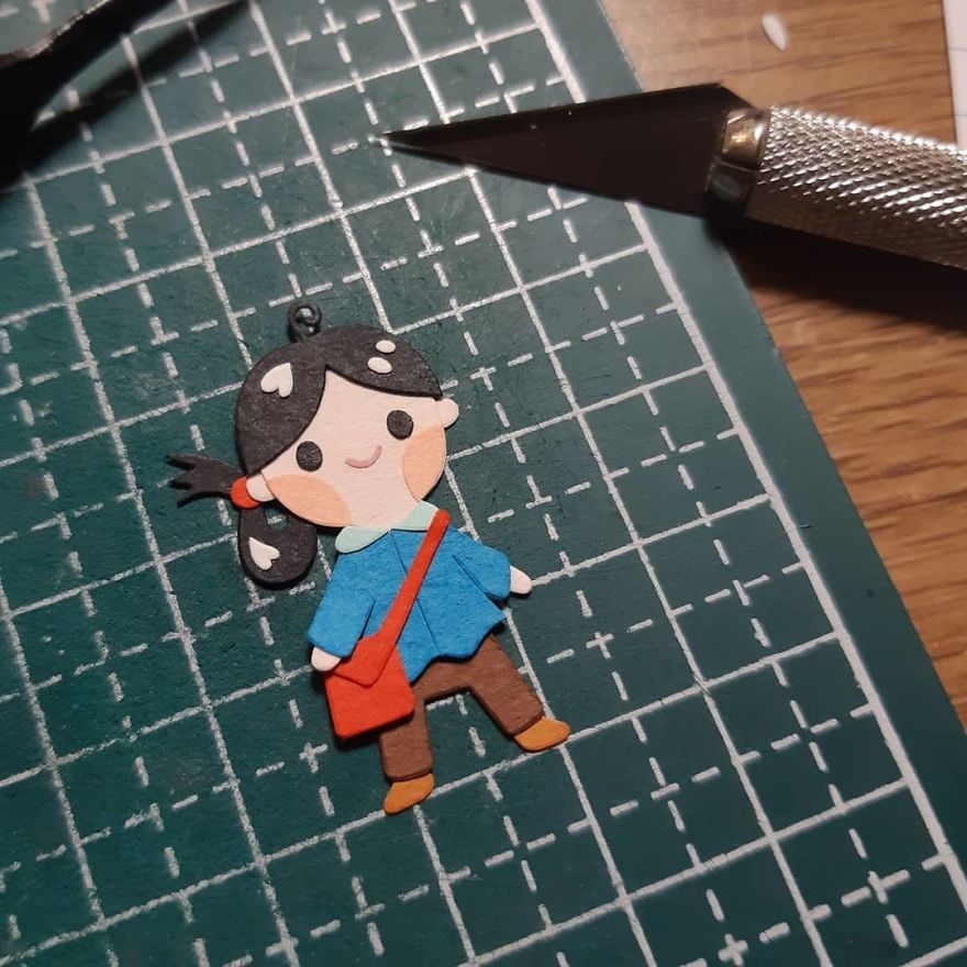 Mini Me On A Quest To Who Knows Where╭( ●¯^¯●)╮ #papercutting #papercut #cutpaper #papercraft #rpg #meettheartist #ds #cutoodle