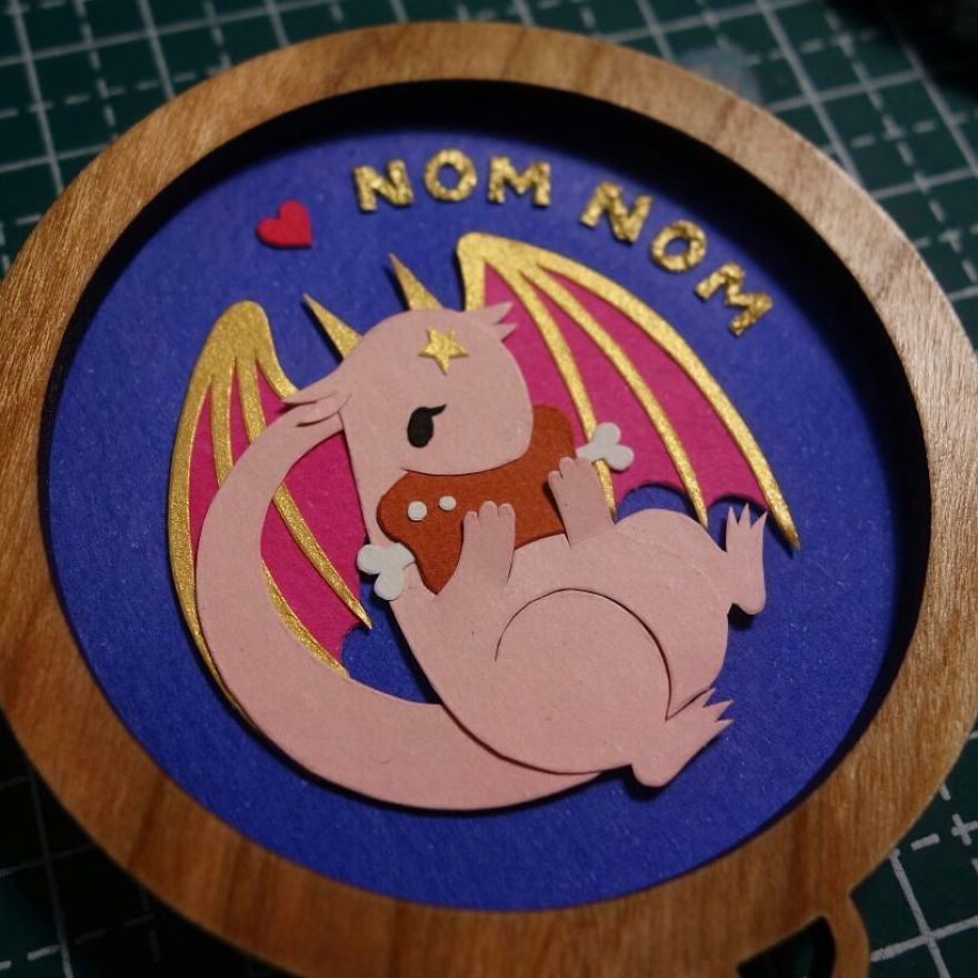 2/31 The Little Glutton Of The Family Σ( ´д `〣; ), Rarely Uses Her Wings Because She Is A Tad Too Chubby (Heavy) To Fly. She Likes Hiding Bits Of Food In Secret Hidey-Holes And Cracks So She Can Nibble On Them When She's Hungry (Which Is Pretty Much Always (*´艸`*);;;) Some Of You May Recognize This Dragonlet! I'll Also Be Remaking Her Blue And Green Siblings For Cutober So I Can Make Some Tweaks To Colours And Small Details To Add To Their Stories Later (*,,òㅅó,,)و
#cutober #papercutting #papercut #cutpaper #papercuttingart #cutoodle #dragonlet #dragon