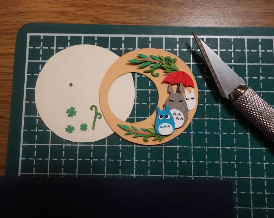 It's A Little Squishy Trying To Fit Everything Neatly?? Now I'm Just Worried It Won't Fit The Watch Frame Properly ＼(;´□｀)/ I Forgot To Take Into Account The Thickness Of The Layers Whoops, But Time Will Tell ( ಥ Д ಥ)՞՞ #papercut #cutpaper #papercutting #cutoodle #paperart #ghibli #totoro #watch