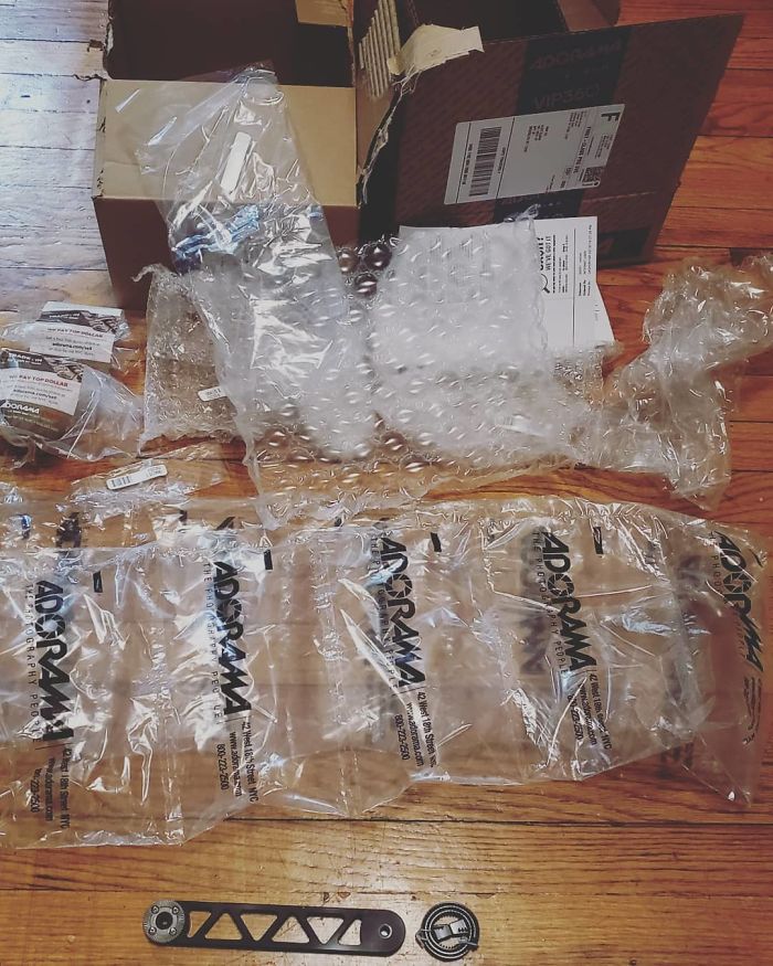 Adorama Went Out Of Their Way To Ensure The Safety Of This Rosette Mini Arm And Zipgear