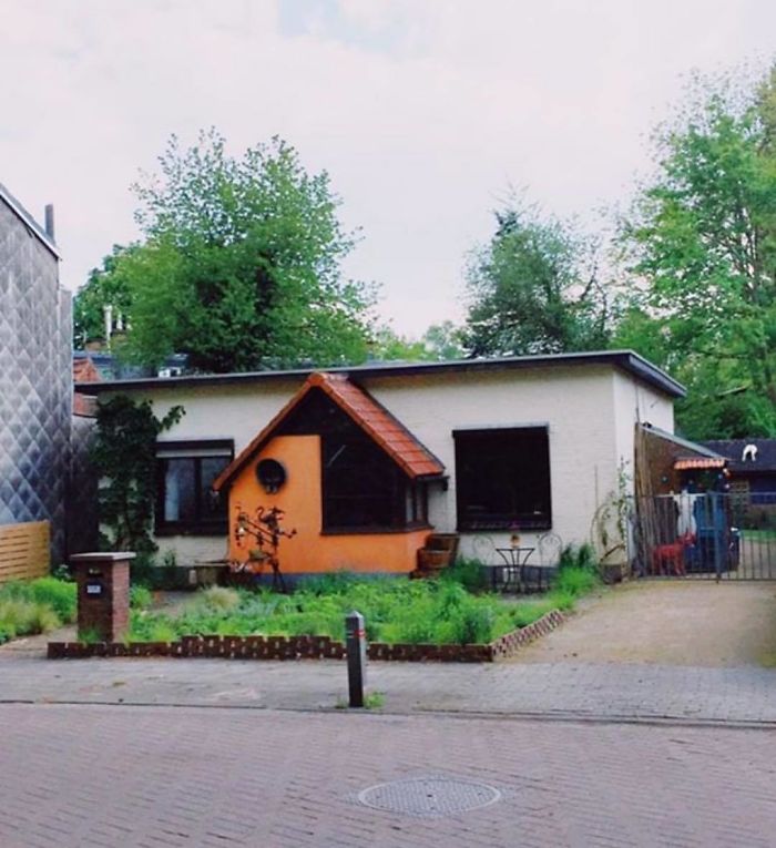 123 Sesame Street, Belgium