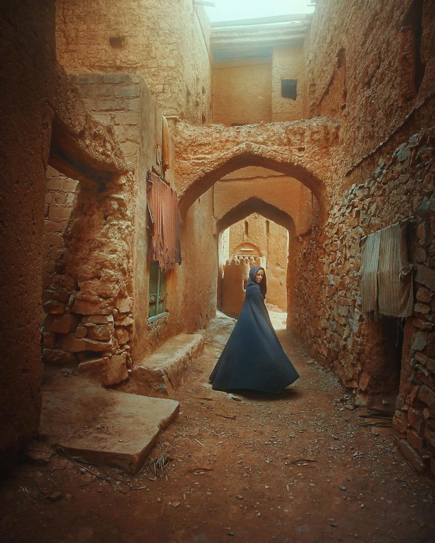 Couple Do Photo Shoots That Look More Like A Fairy Tale Book