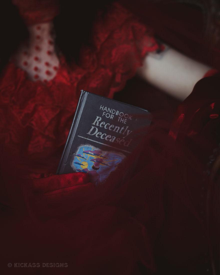 This Is The Best Beetlejuice & Lydia Cosplay Of 2019