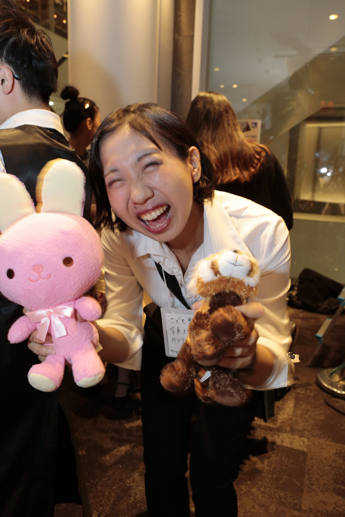 Camera Assistant For Children's Photo Studio