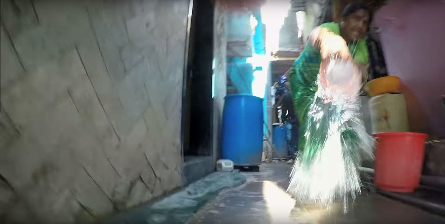 Stray Dog 'Films' His Cruel Life In India With A Go Pro Stray Dog 'Films' His Cruel Life In India With A Go Pro