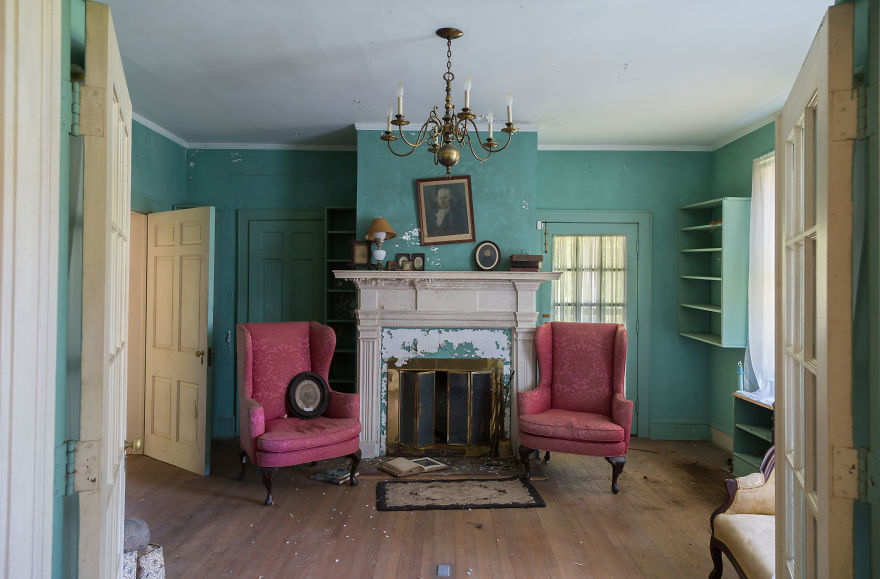 I Explored The Remains Of An Abandoned Mansion Filled With American History I Explored The Remains Of An Abandoned Mansion Filled With American History