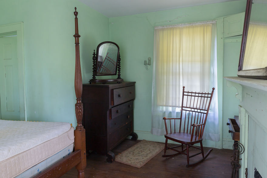 I Explored The Remains Of An Abandoned Mansion Filled With American History I Explored The Remains Of An Abandoned Mansion Filled With American History