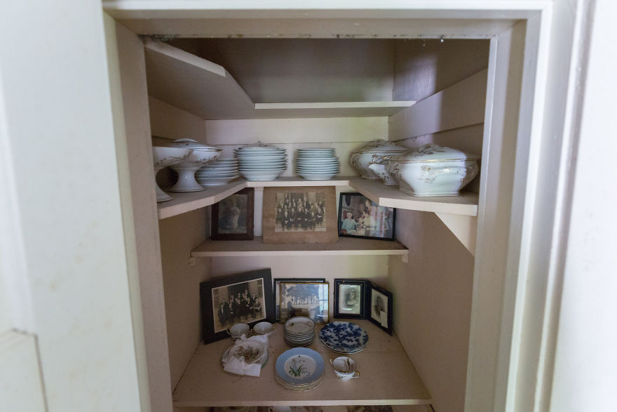 I Explored The Remains Of An Abandoned Mansion Filled With American History I Explored The Remains Of An Abandoned Mansion Filled With American History