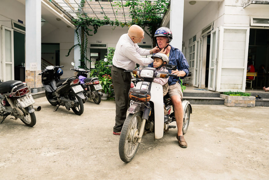 I Capture American Veterans That Moved Back To Vietnam To Find Ways To Deal With Their PTSD