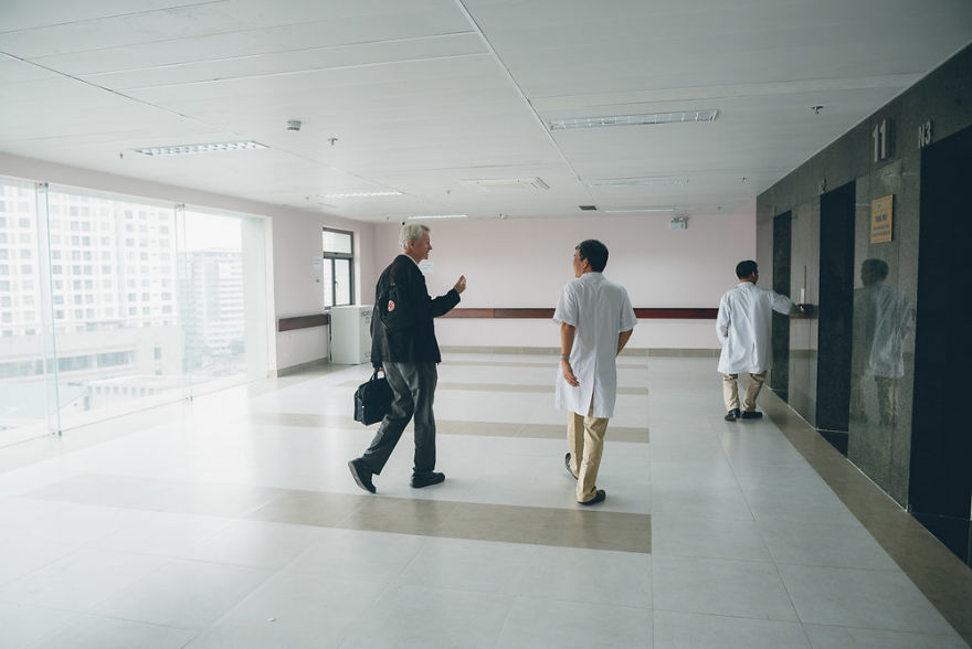 I Capture American Veterans That Moved Back To Vietnam To Find Ways To Deal With Their PTSD