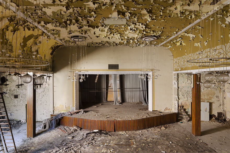 I Photograph Abandoned And Forgotten Ballroom In Germany