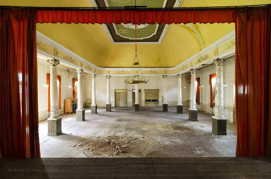 I Photograph Abandoned And Forgotten Ballroom In Germany