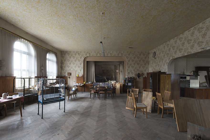 I Photograph Abandoned And Forgotten Ballroom In Germany